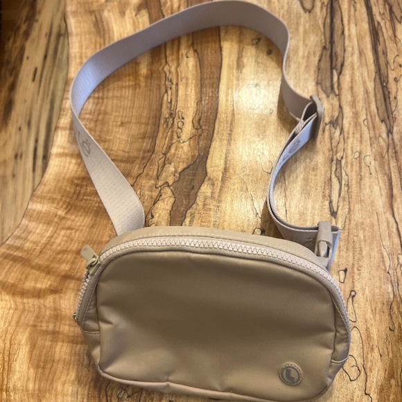 Purse - Picture 1 of 1